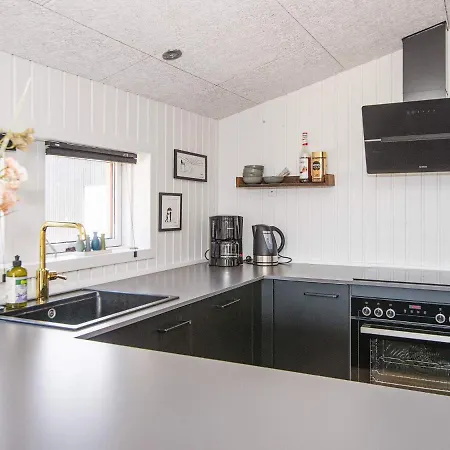 6 Person In Bl Vand Holiday home Blavand